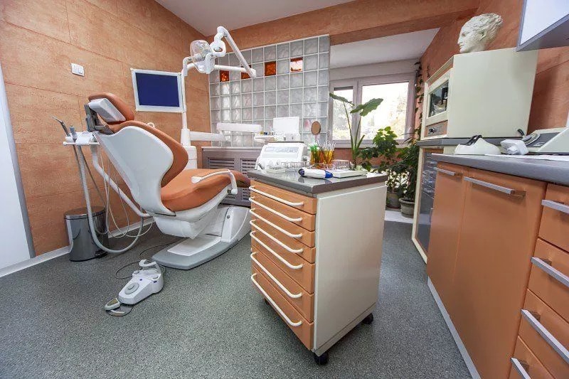 Dentist